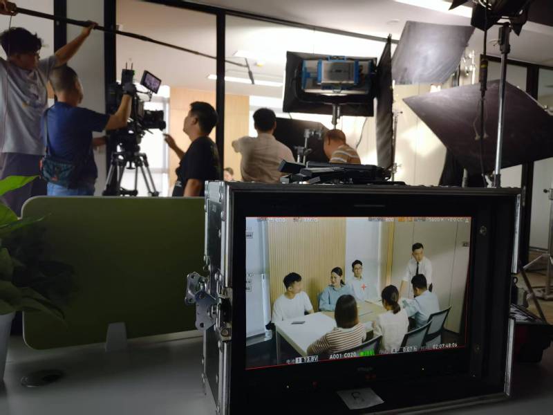 嘉黎县TVC拍摄公司：科技产品视觉化大师，诠释未来感与功能美学